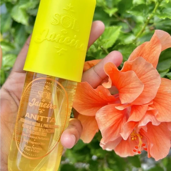 Sol de Janeiro Anitta - Picture 4 of 6